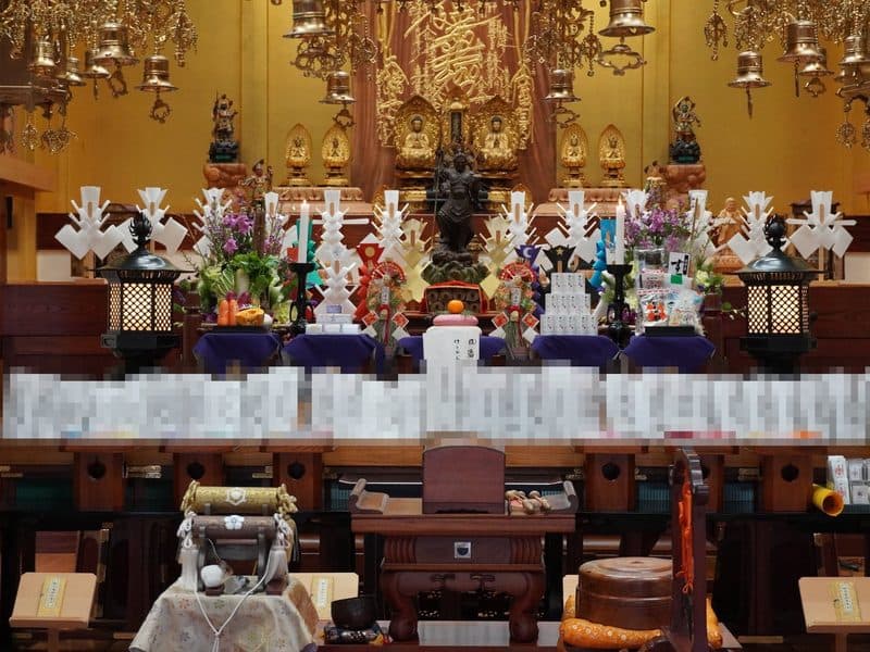 大法会の祭壇にお供えされた仏茶